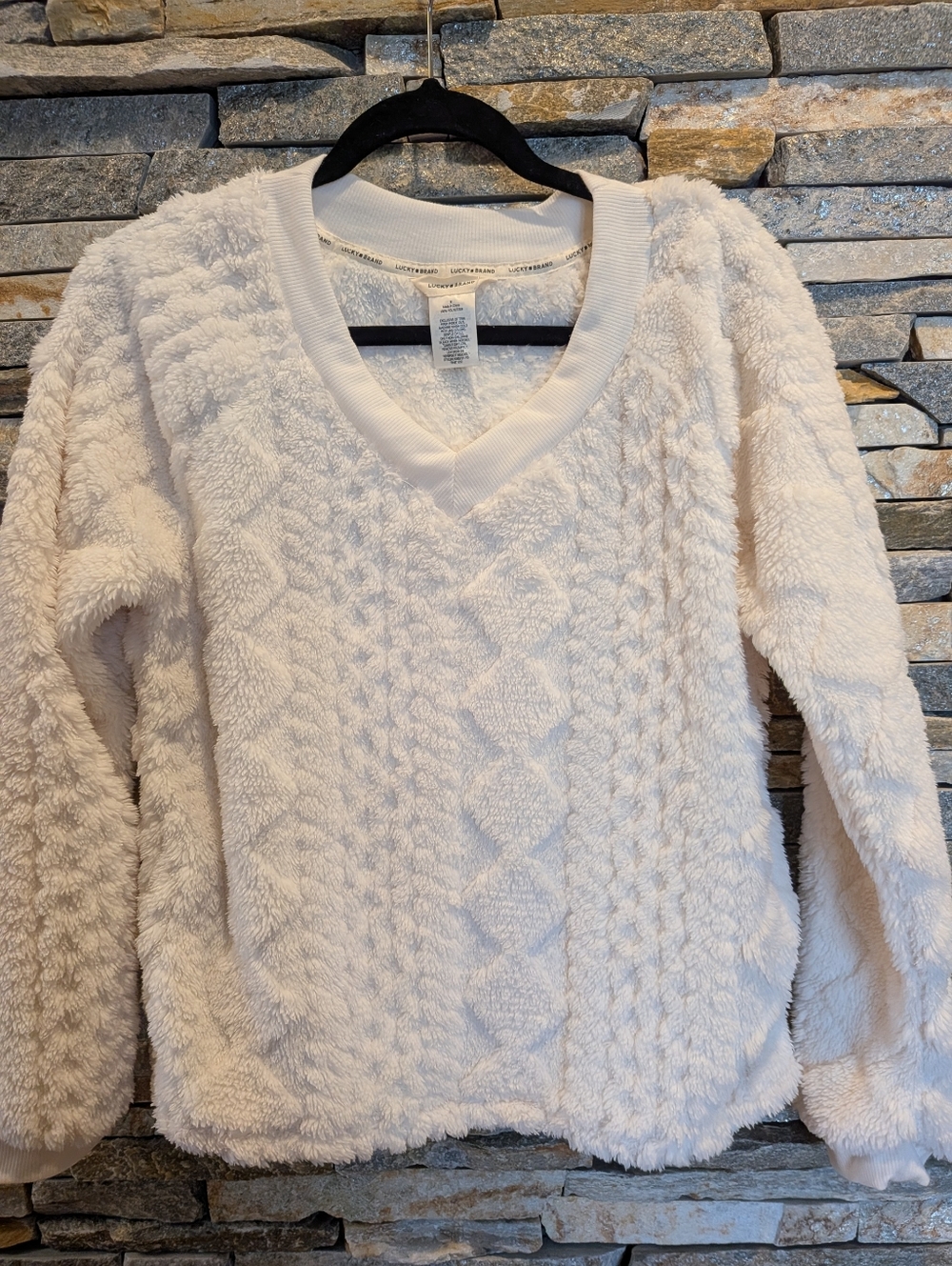 Lucky Brand Cream Plush Cable-Pattern V-Neck Sweater